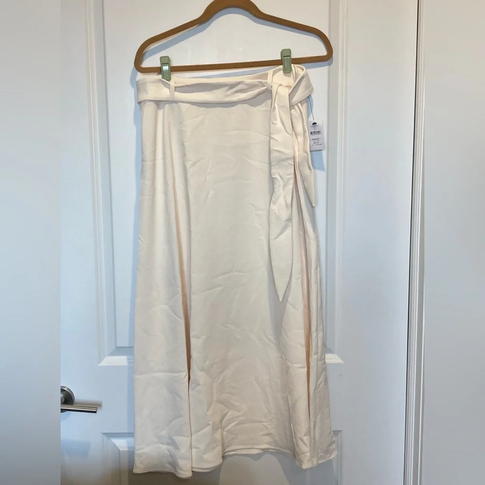 DKNY Cream A-Line Women's Skirt size 12 - Picture 2 of 5